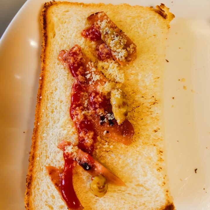 ベーコン粉チーズトースト